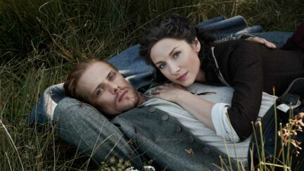 Catriona Balfe and Sam Heughan in 'Outlander'