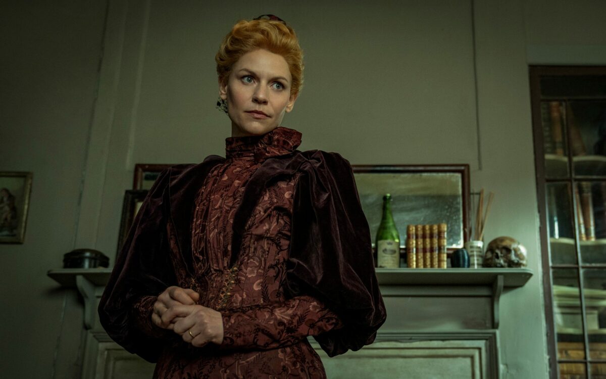 Claire Danes as Cora Seaborne in The Essex Serpent.