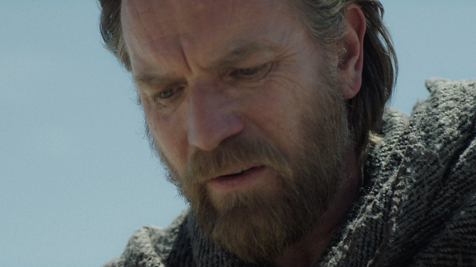 ewan mcgregor looking good as obi-wan kenobi