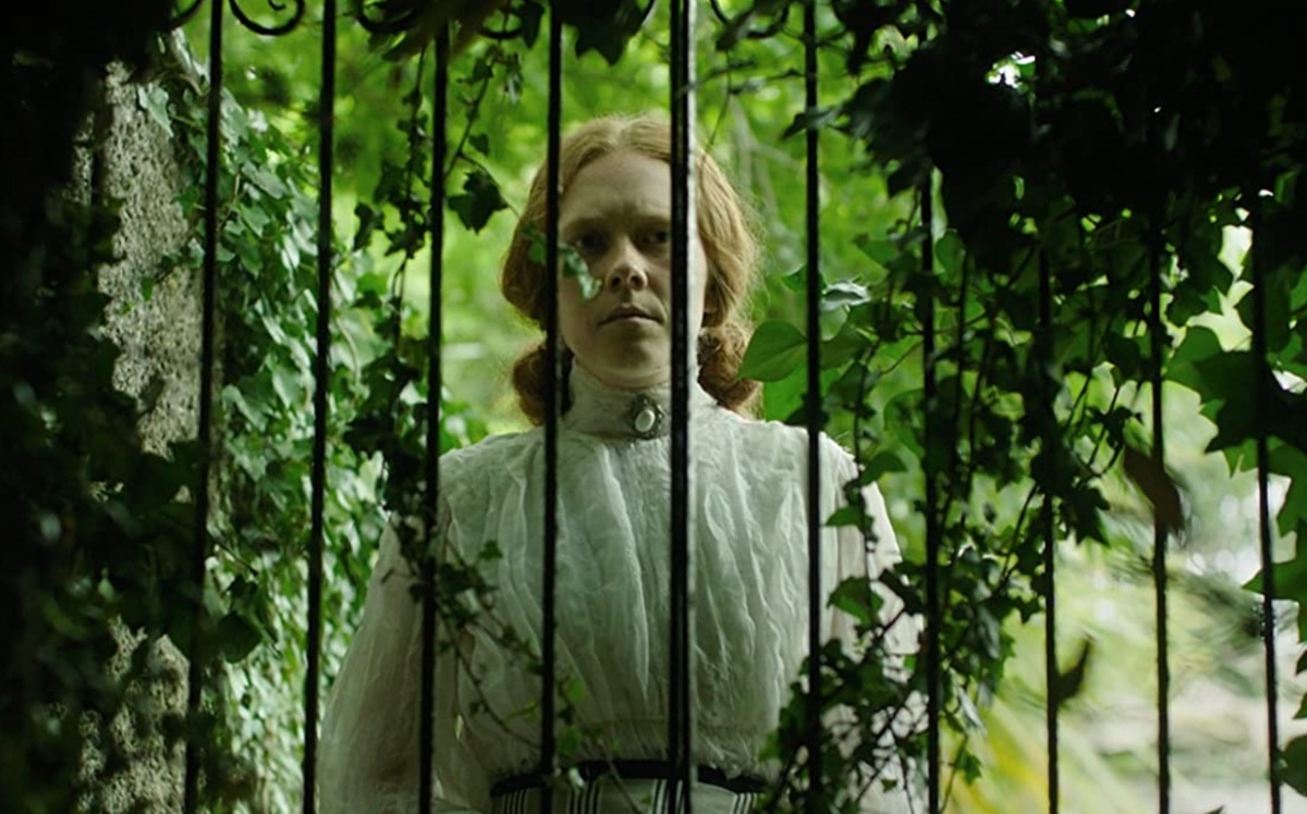 Alexandra Loreth in The Yellow Wallpaper (2021) the proto-feminist text