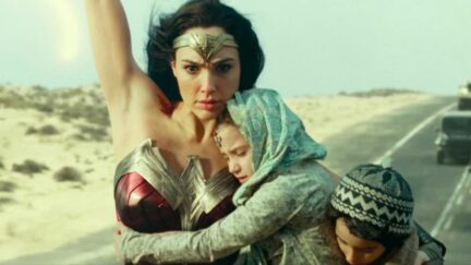 Gal Gadot rescues Egyptian children in 'Wonder Woman 1984'