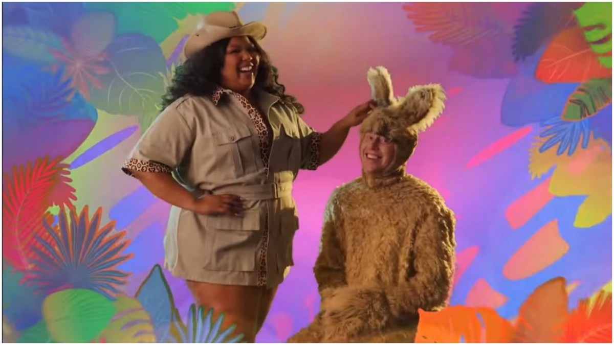 Lizzo is a horny zookeeper on 'Saturday Night Live'