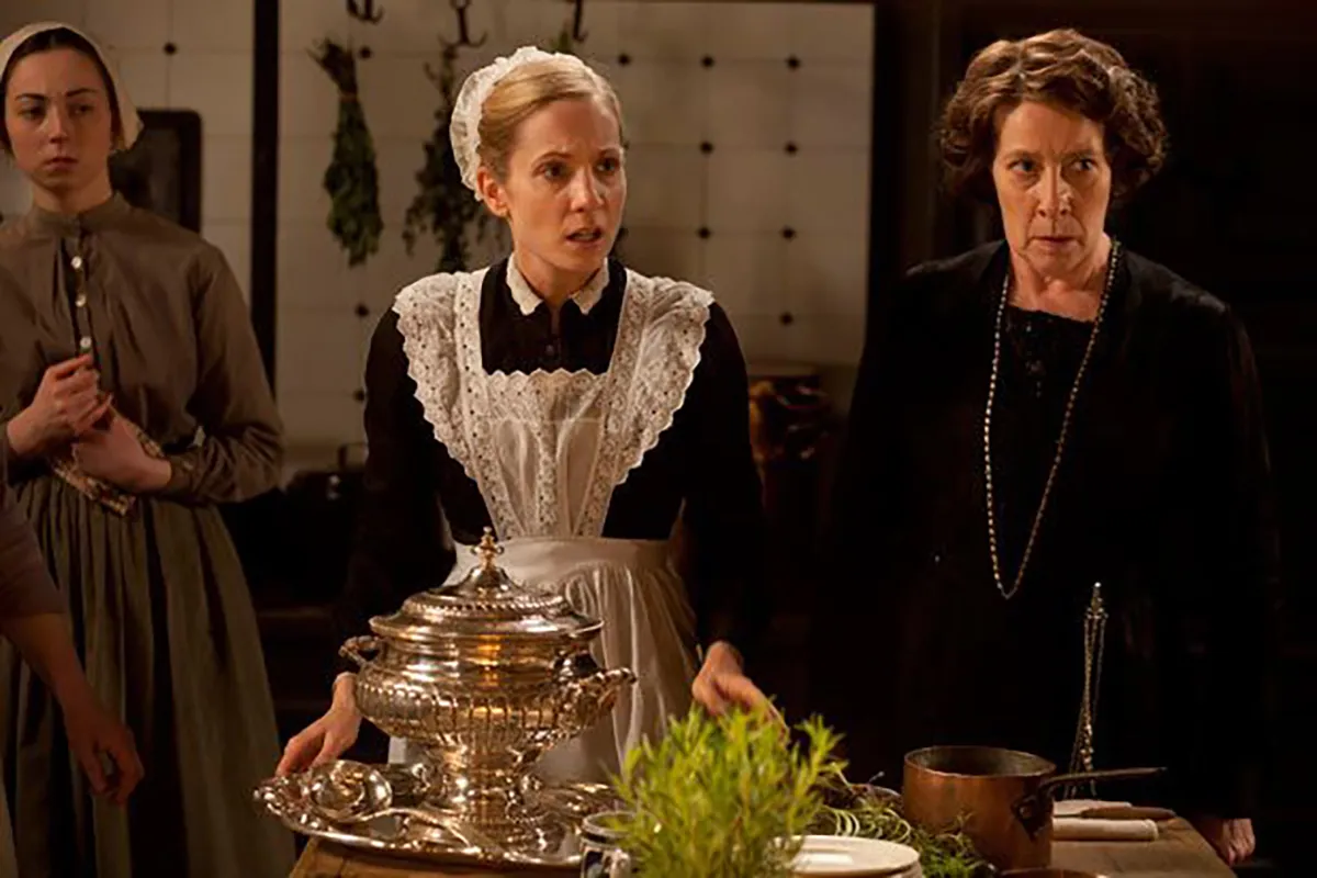 Joanne Froggatt and Phyllis Logan as Anna and Mrs. Hughes looking shocked