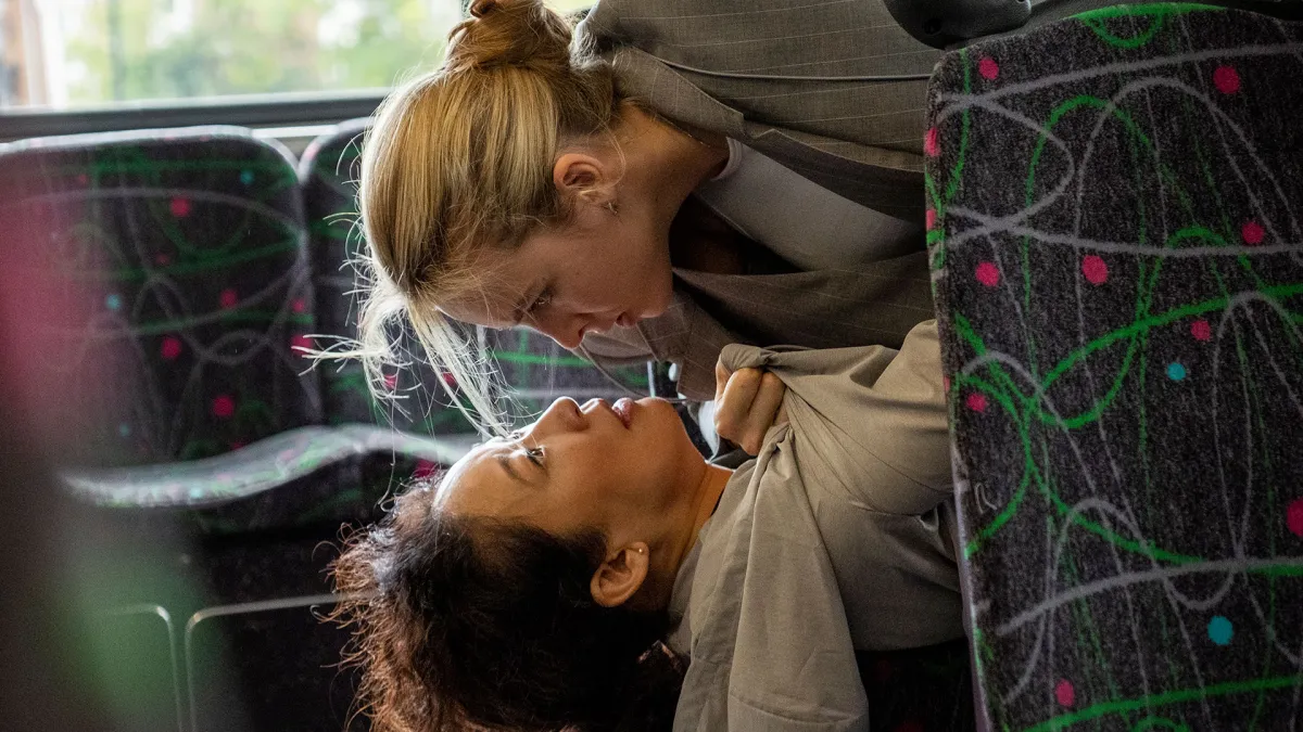 Villanelle and Eve fight on the bus in season 3