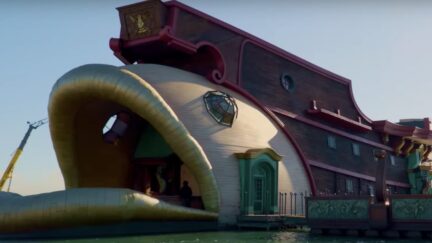 Preview of the set for the Baratie in Netflix's live-action One Piece adaptation