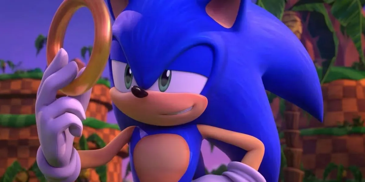 Sonic holding a ring in Sonic Prime