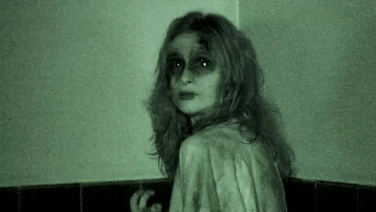 ghost girl in Grave Encounters