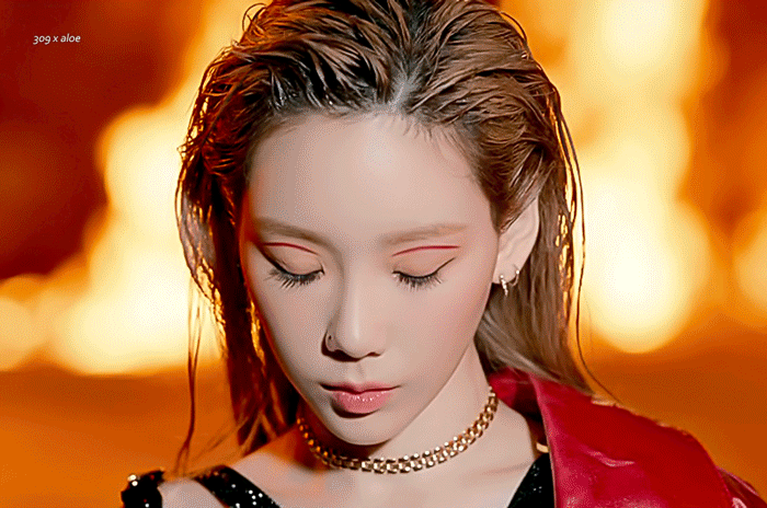 A gif of K-Pop soloist Taeyeon from the music video of her single "Spark"