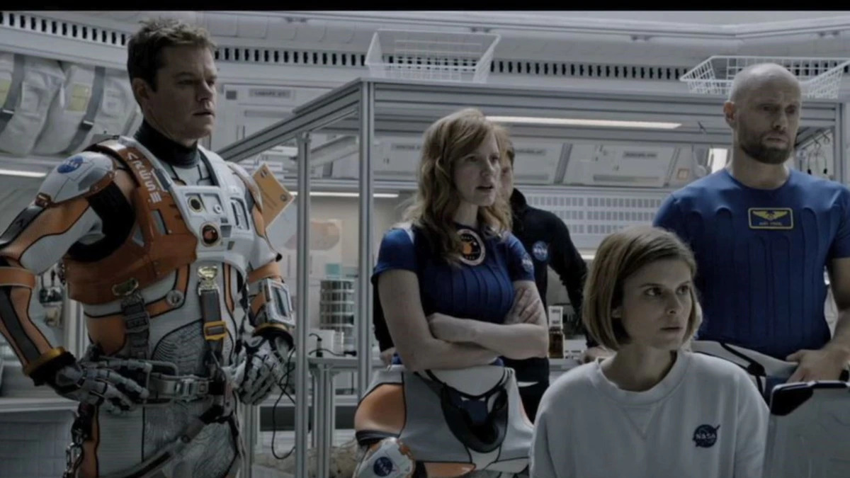 Matt Damon as Mark Watney and Jessica Chastain as Melissa Lewis in The Martian
