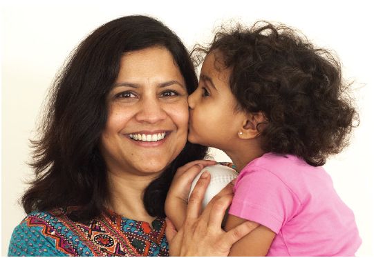 SvahaUSA founder Jaya Iyer and her daughter for whom she founded the brand
