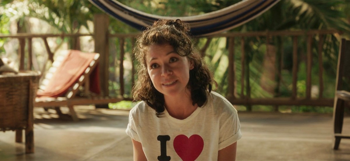 Jennifer Walters in an I Love Mexico shirt in She-Hulk