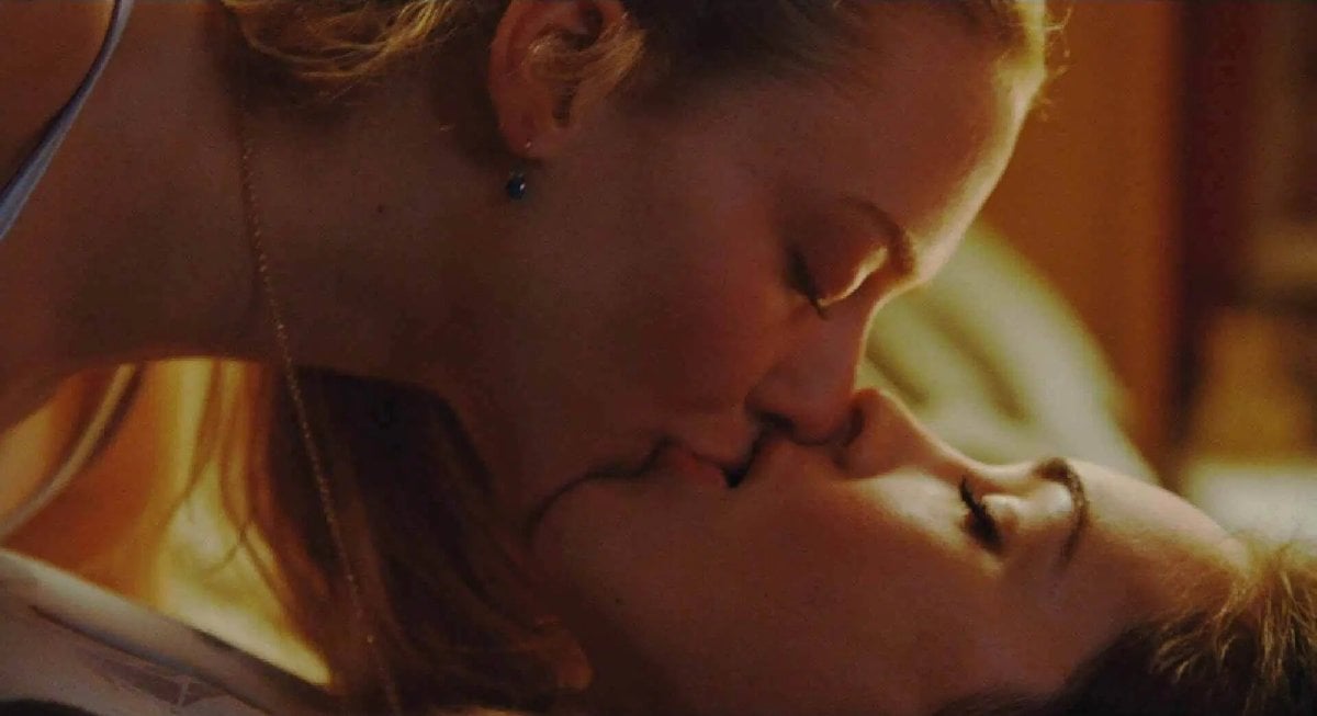 iconic kiss between jennifer & needy in Jennifer's Body