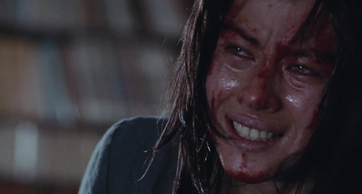 Lucie feeling broken down in Martyrs