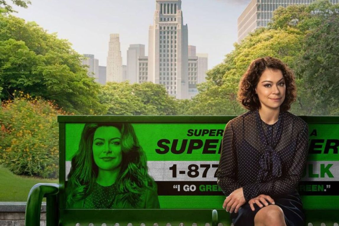She-Hulk poster cropped with her sitting on a bench. Image: Marvel Entertainment.