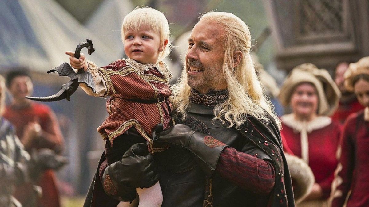 Viserys Targaryen in HBO's House of the Dragon.