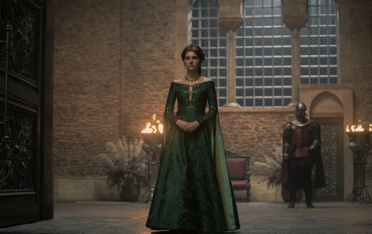 alicent hightower in her green power dressalicent hightower in her green power dress