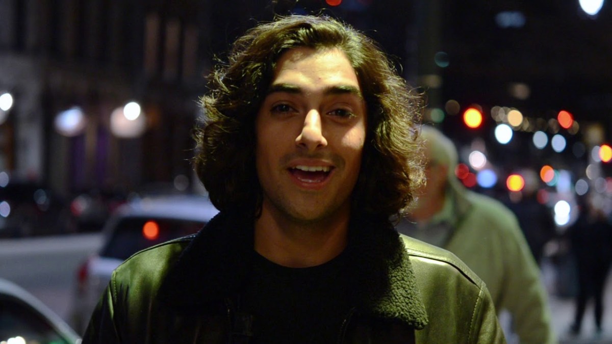 Actor Eman Esfandi seen in a YouTube screengrab