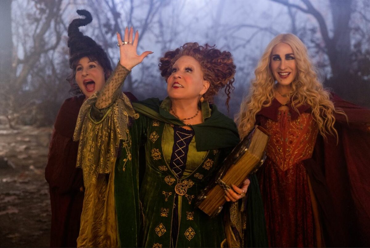 Kathy Najimy, Bette Midler, and Sarah Jessica Parker in 'Hocus Pocus 2'.