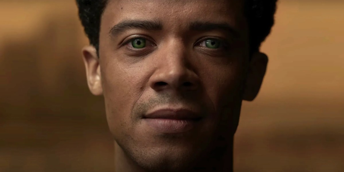 Closeup of Jacob Anderson as Louis the vampire in AMC's Interview With the Vampire 