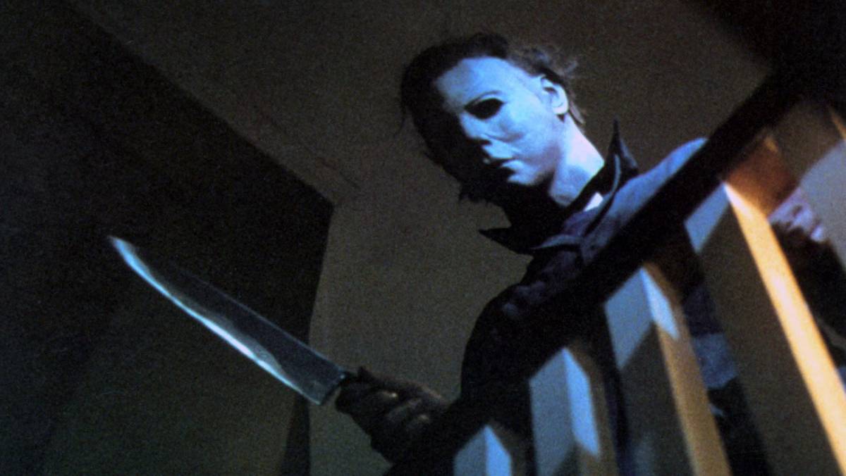 michael holding his knife in Halloween 1978