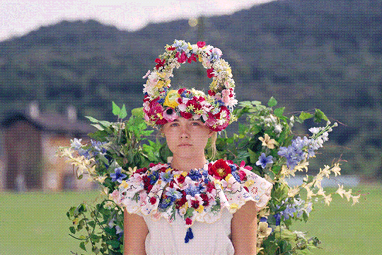 florence pugh in a flower crown in midsommar