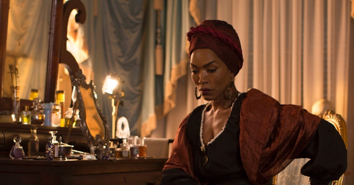 Angela Bassett as Marie Laveau American Horror Story