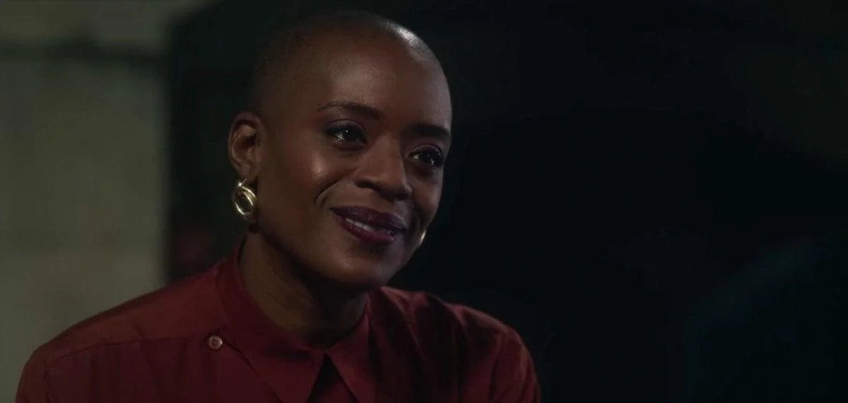 hannah smiling in The Haunting of Bly Manor