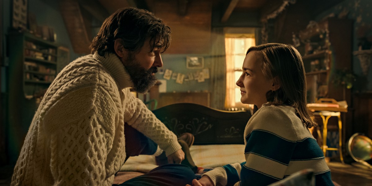 Kyle Chandler and Marlow Barley in Slumberland