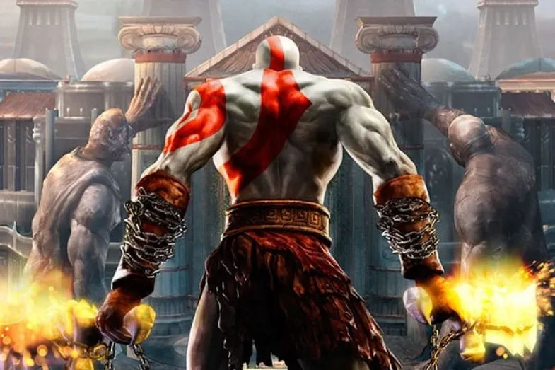 Kratos, depicted from behind, in the game God of War 2
