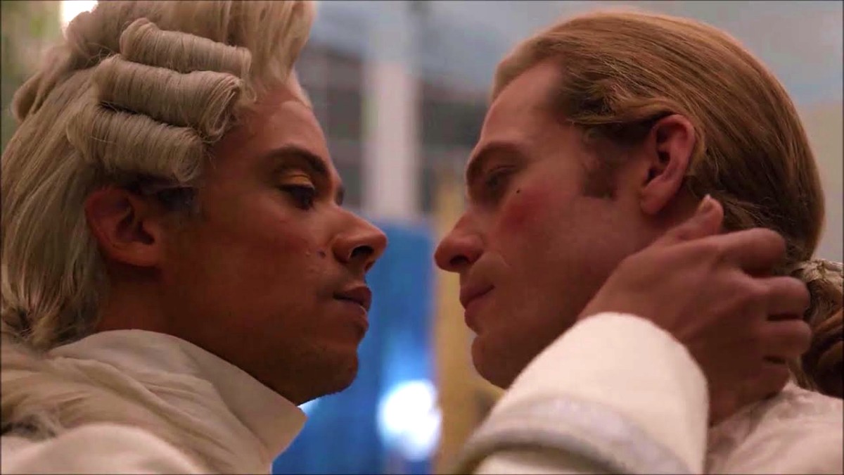 10 Vampire Romances That Rival Lestat and Louis 10 Vampire Romances That Rival Lestat and Louis