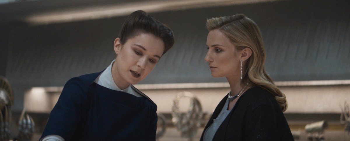 Kleya and Vel talking about the Rebellion