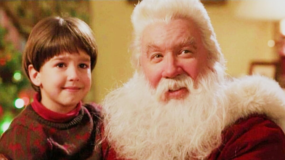Tim Allen as Santa and Eric Lloyd as Charlie in The Santa Clause