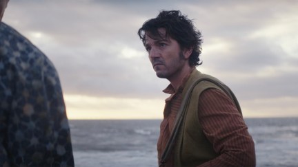Cassian Standing on the beach in Andor