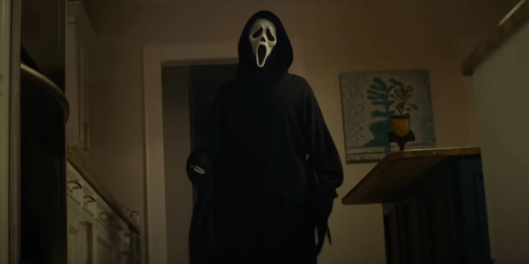 Ghostface in 2022's Scream