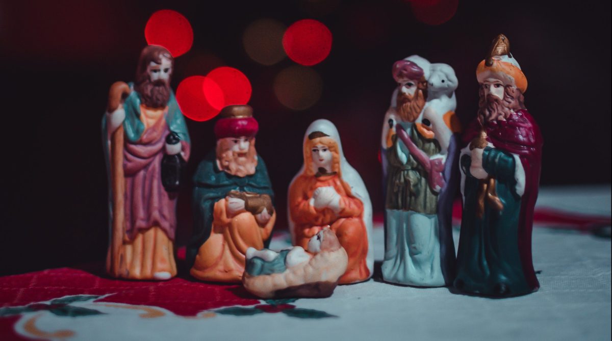 Ceramic figures of the nativity scene.