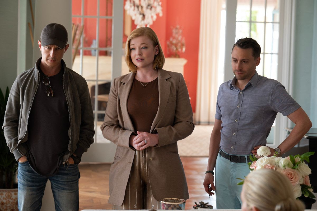 Siblings Kendall Roy (Jeremy Strong), Shiv Roy (Sarah Snook), and Roman Roy (Kieran Culkin) in season 4 of 'Succession'