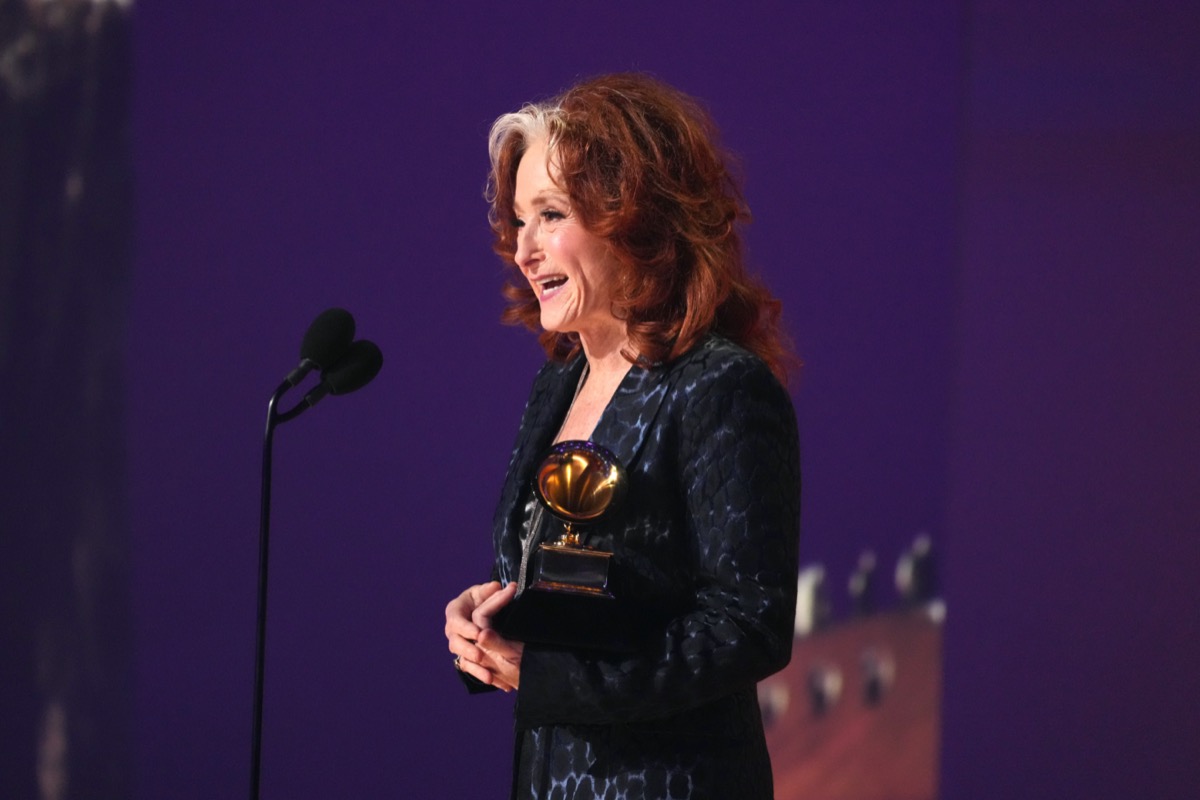 Just Like That”: The Powerful Meaning Behind Bonnie Raitt's Surprise Grammy  Winner | The Mary Sue