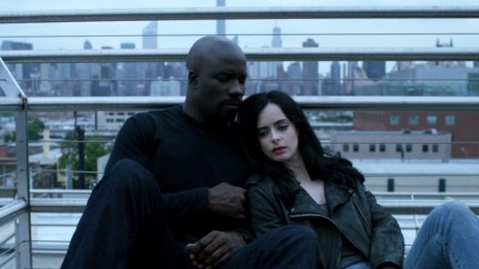 Mike Colter as Luke Cage and Krysten Ritter as Jessica Jones in 'Jessica Jones'