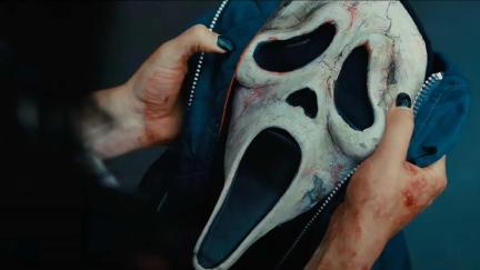 Sam holding a Ghostface mask in Scream VI trailer
