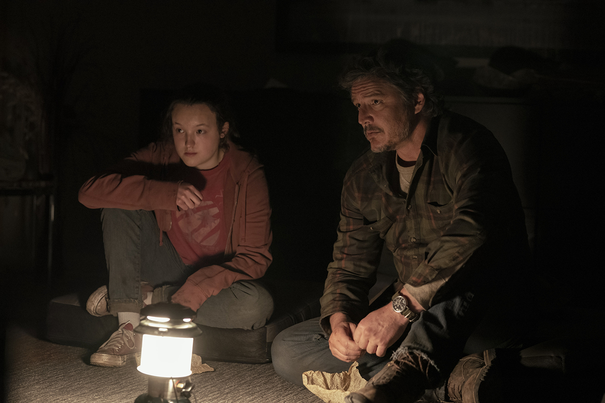 Joel and Ellie sitting in episode 5 of 'The Last of Us'