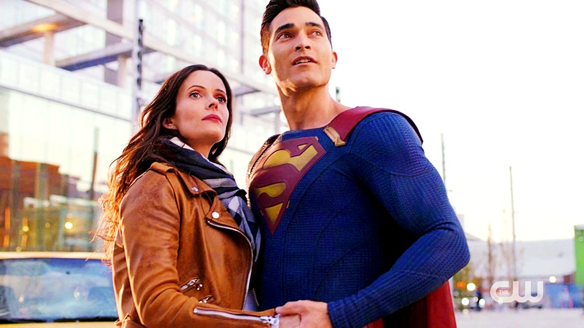 Bitsie Tulloch as Lois Lane and Tyler Hoechlin as Clark Kent in Superman & Lois