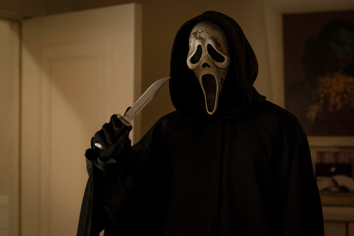 Ghostface wielding a knife in 'Scream 6'