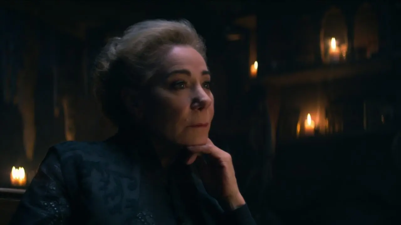 Baghra, as she appears played by Zoe Wanamaker, in Shadow and Bone on Netflix