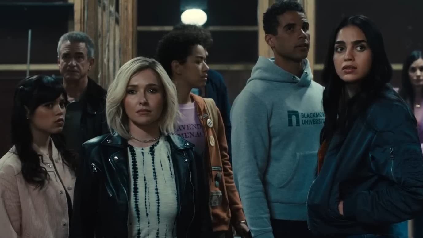 The core four, Kirby, Gale, and more standing around in Scream VI