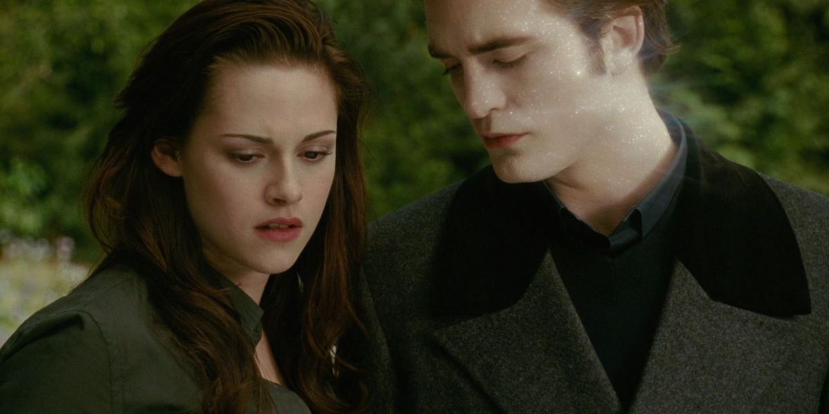 Edward and Bella in one of Bella's dreams at the beginning of the movie New Moon