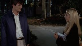 Buffy Summers (Sarah Michelle Gellar) talking to Eddie (Pedro Pascal) in school