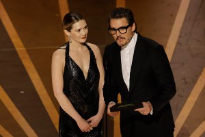 Elizabeth Olsen and Pedro Pascal's Oscar Reunion Made My Day | The Mary Sue