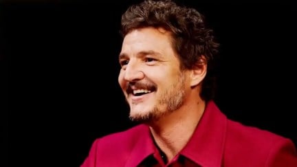 Pedro Pascal on Hot Ones eating spicy wings