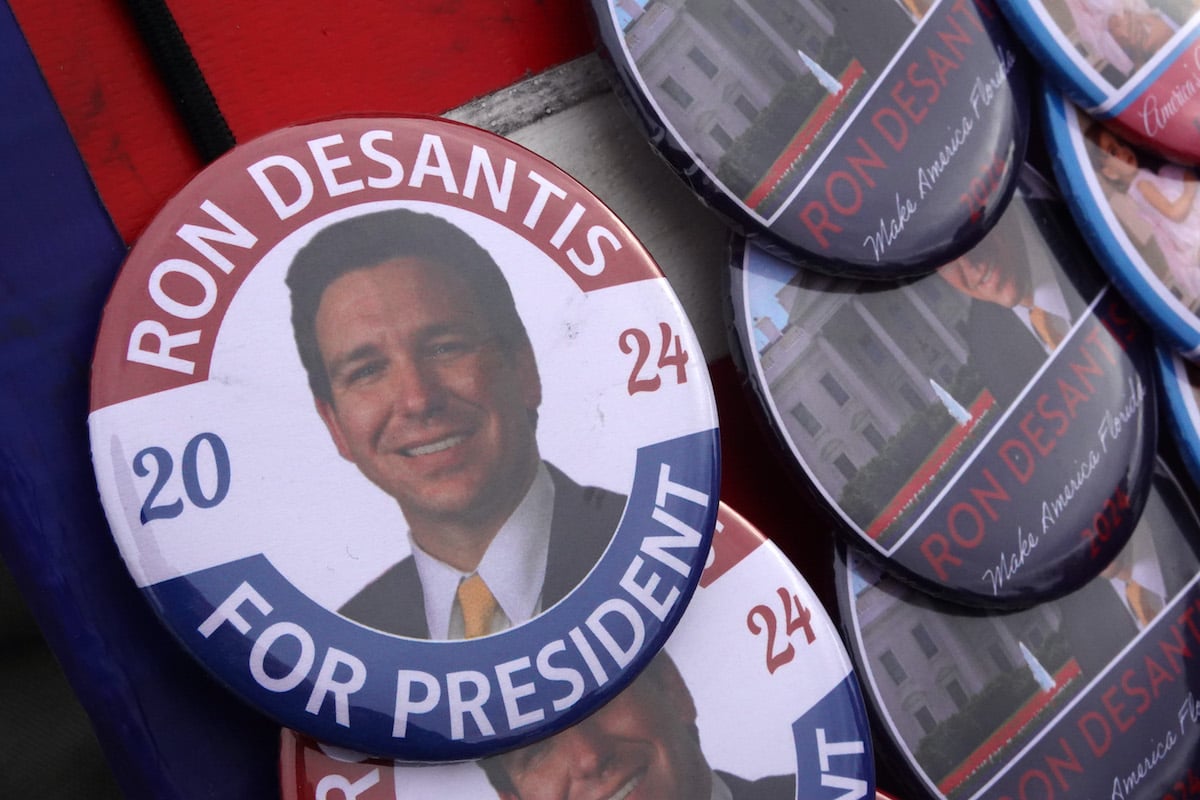 A button featuring Ron DeSantis' face and the words "Ron Desantis for president 2024"