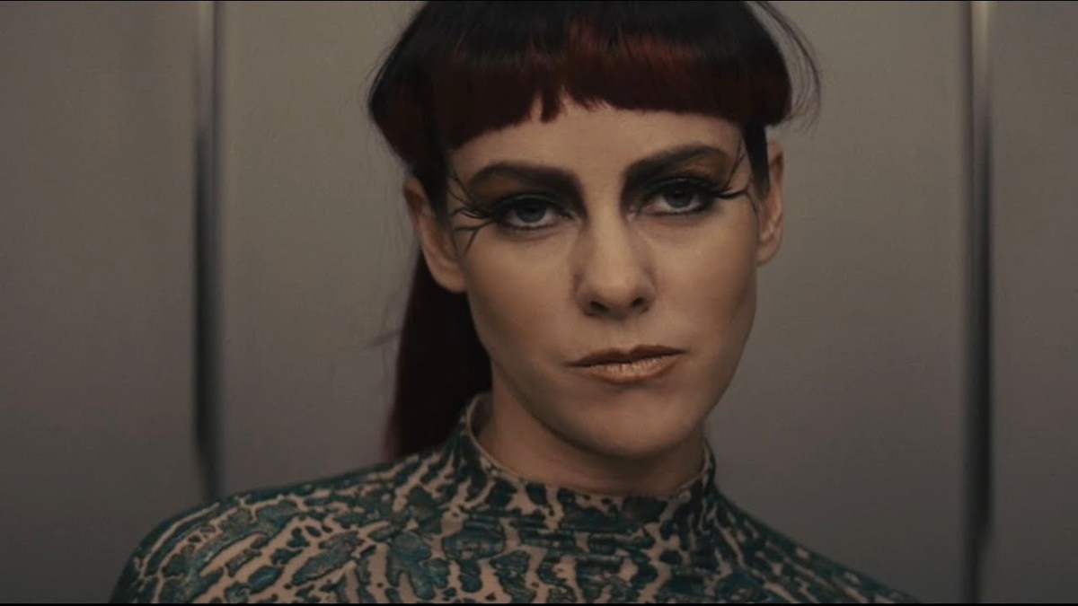 Jena Malone in character as Johanna Mason in Catching Fire